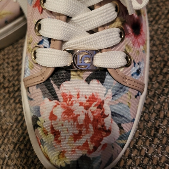 Liz Claiborne shoes - Picture 3 of 6